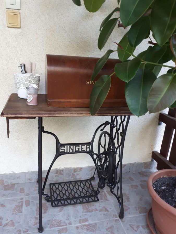 צ'רסגטומאי Feher Rozsa Apartman מראה חיצוני תמונה